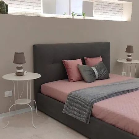 La Maison De Cavour Bed & Breakfast 4*