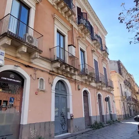 לינה וארוחת בוקר La Maison De Cavour 4*